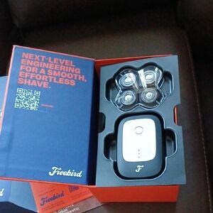 Freebird Electric Shaver - Black and White